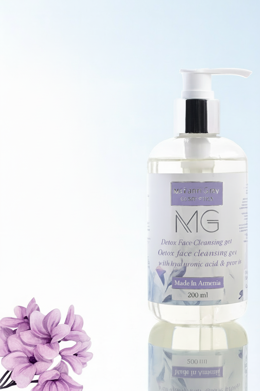 Detox Face Cleansing Gel with Hyaluronic Acid & Panthenol